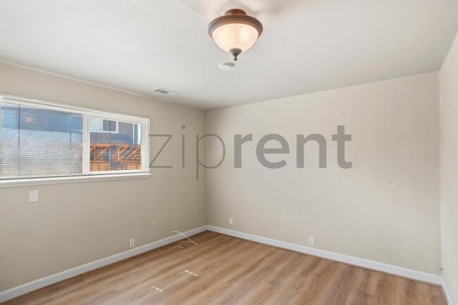 Building Photo - 1765 Landana Dr