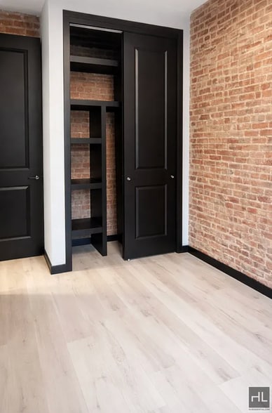 Building Photo - Second Avenue