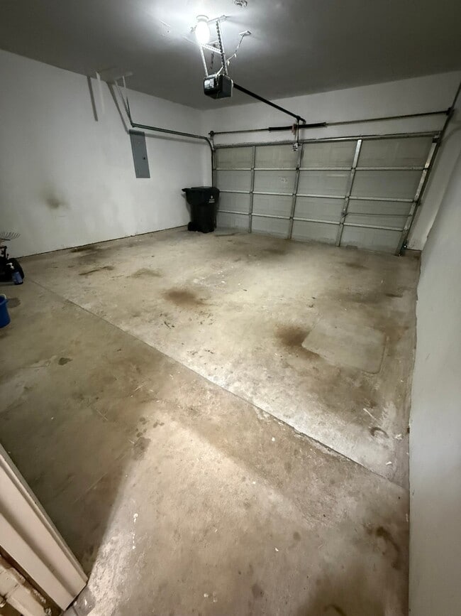 Building Photo - 14906 White Forge Ln