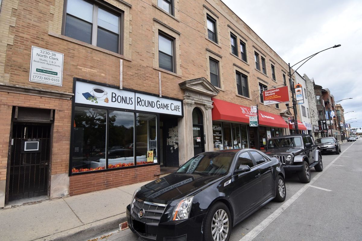Building Photo - 3230 N Clark St
