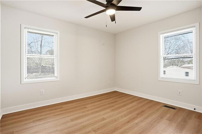 Building Photo - 127 Perry St