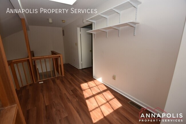 Building Photo - 962 Yachtsman Way