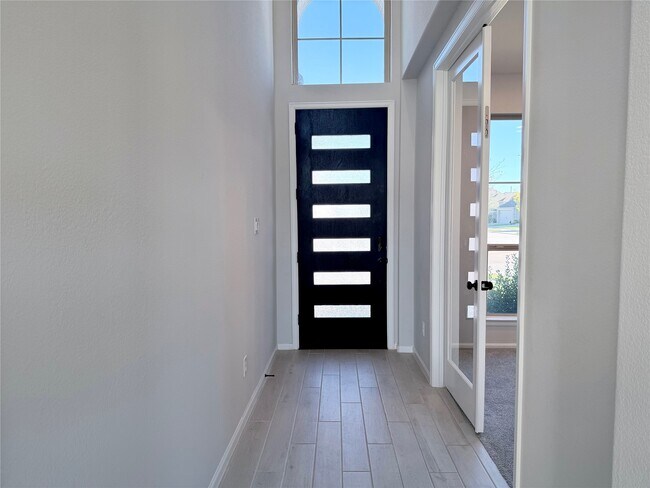 Building Photo - 10503 Shining Dawn Wy