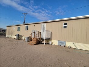 Building Photo - Charming 3 bedroom, 2 bath mobile home in ...