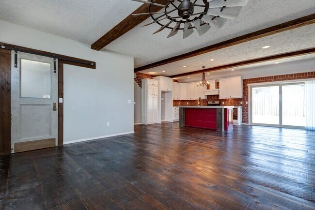 Building Photo - Republic Schools - Gorgeous 3 Bed 2 Bath 3 Car Garage For Rent!