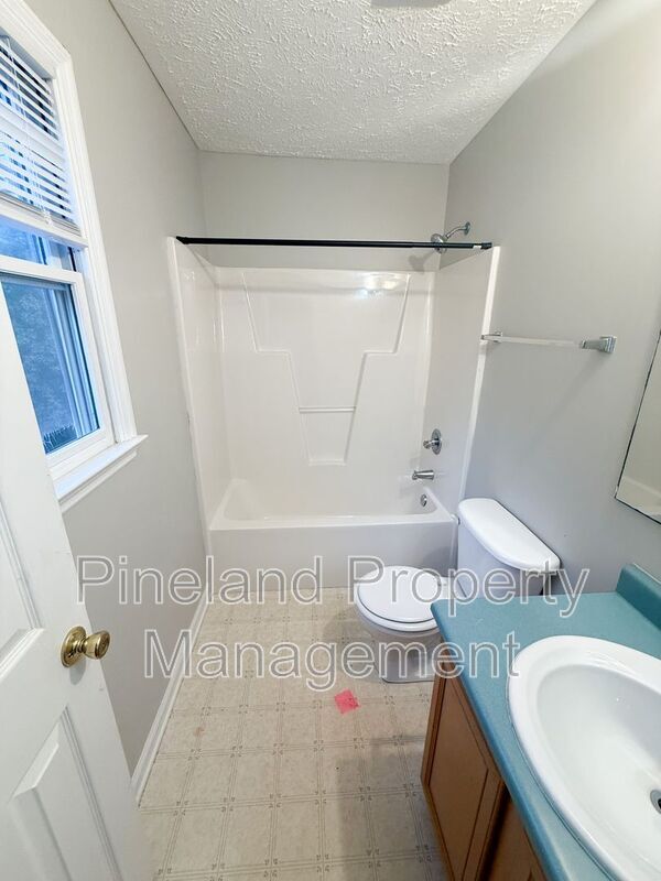 Building Photo - 8825 Tibs Run Dr