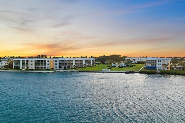 Building Photo - 100 Waterway Rd