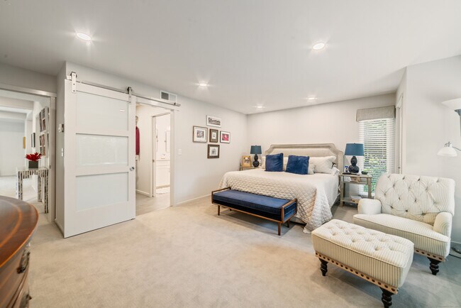 Building Photo - 595 Heritage Vlg