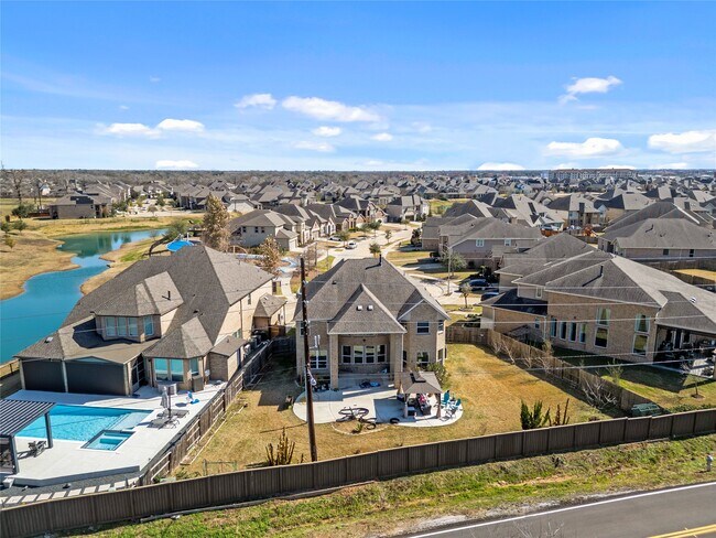 Building Photo - 4303 Shaded Arbor Way