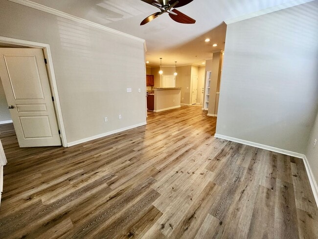 Building Photo - Two bedroom condo at 254 Seven Farms - Dan...