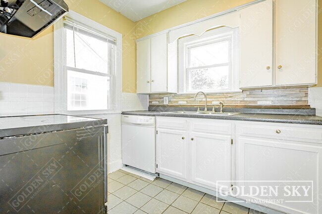 Building Photo - 1115 W Bethel Ave