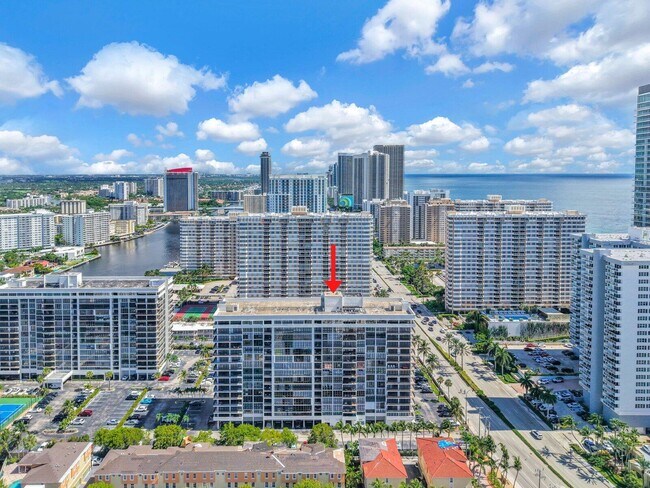 Building Photo - 2049 S Ocean Dr