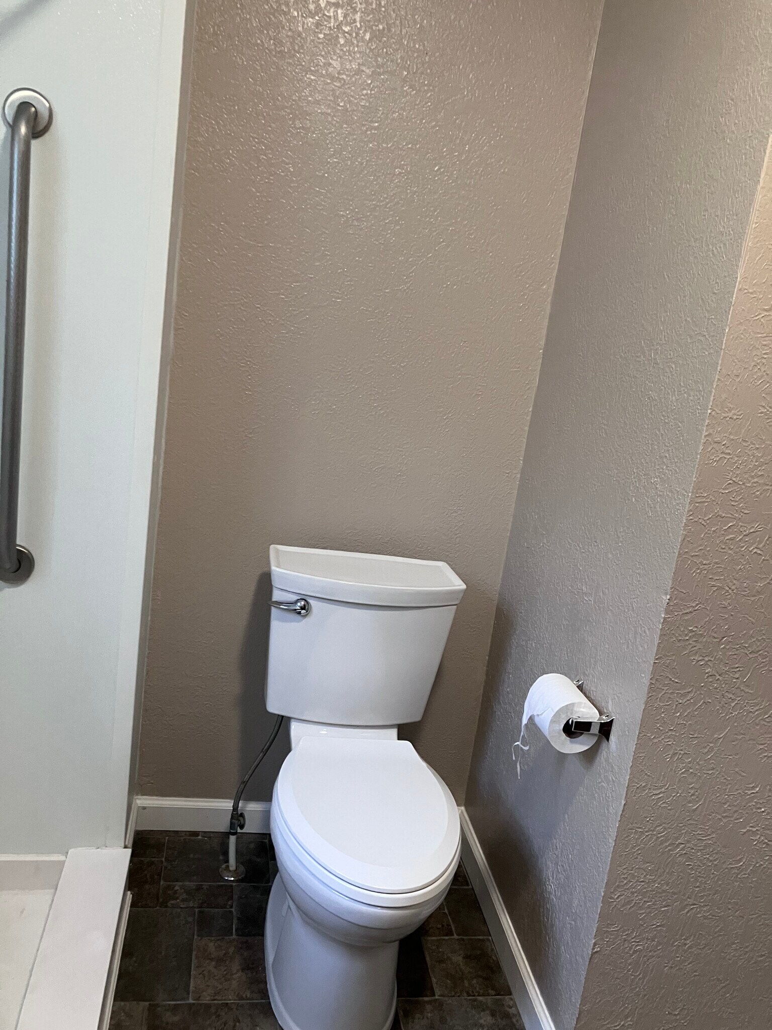 bathroom - 372 N Madison Ave