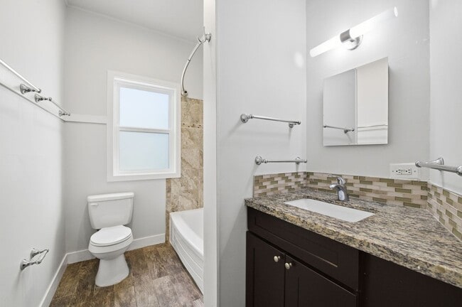 Building Photo - 1473 Clay St