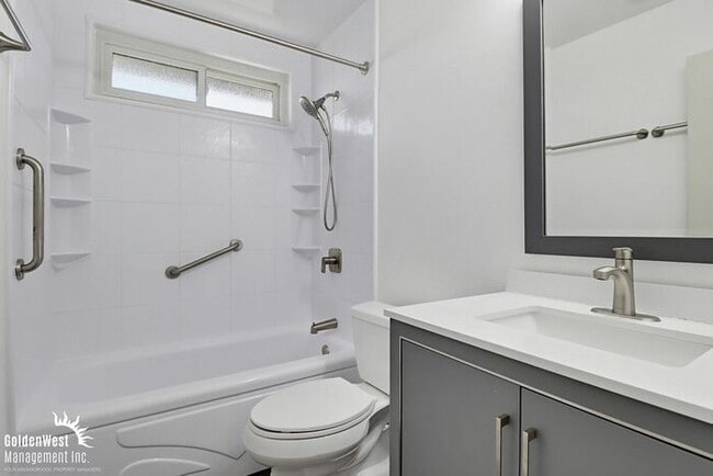 Building Photo - Lovely 3Bdm 2Ba Home with Spacious Outdoor Raised Deck in Lemon Grove!
