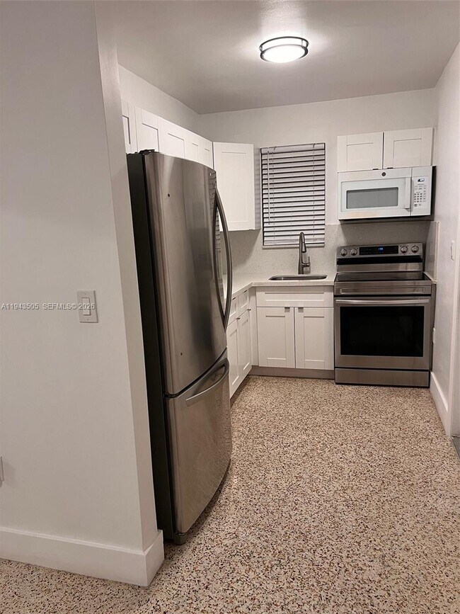 Building Photo - 59 E 20th St