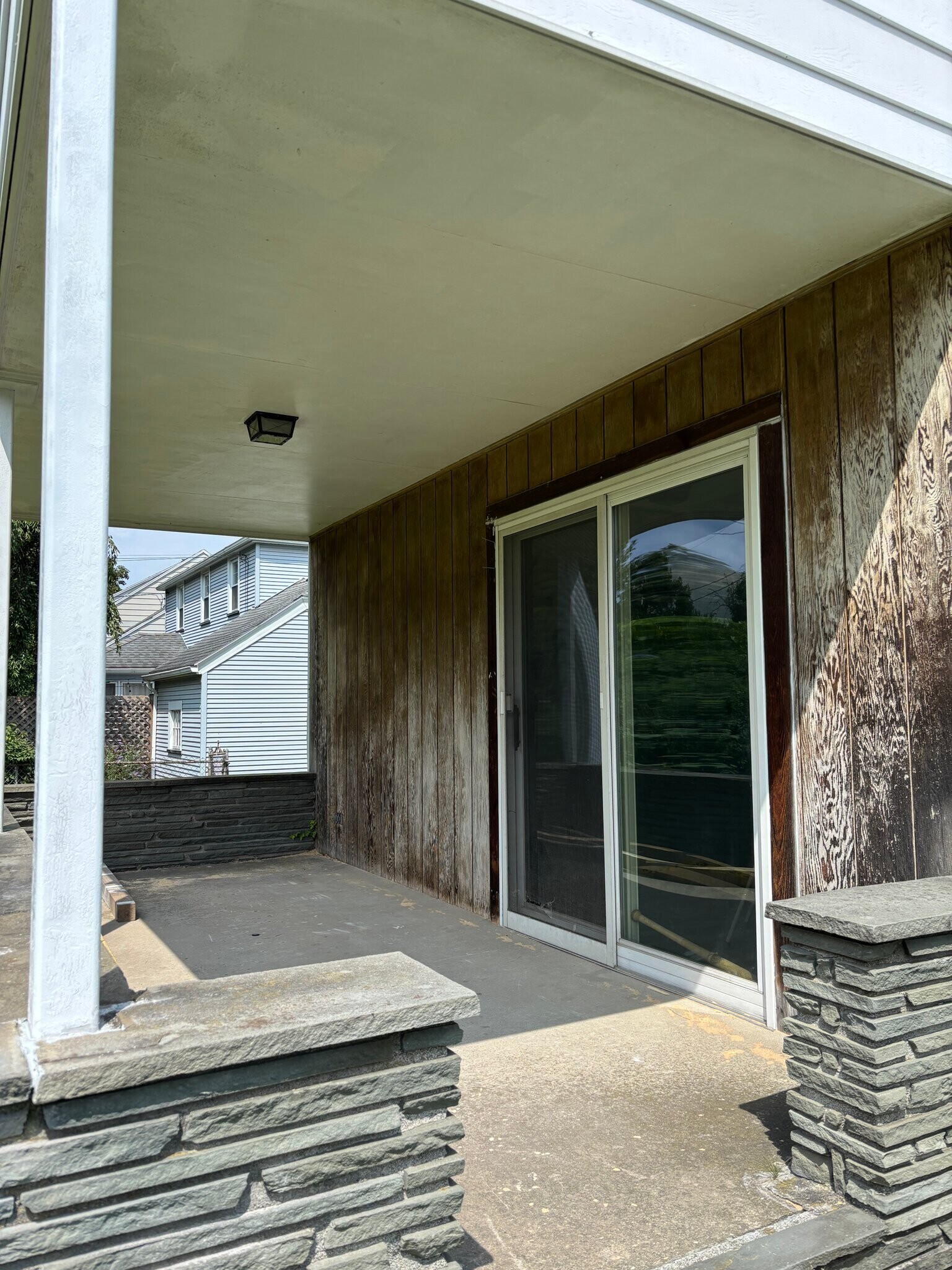 Building Photo - 1245 Howard Rd
