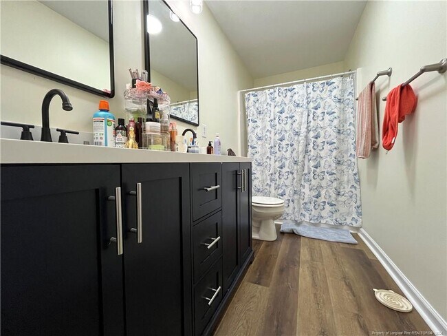 Building Photo - 323 Tokay Dr