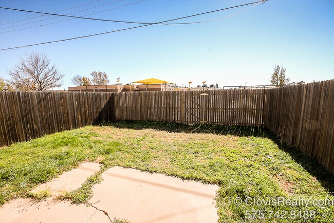 Building Photo - 813 Stanton Pl