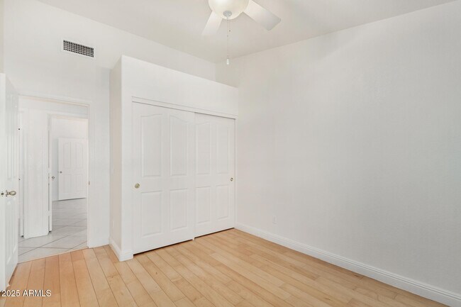 Building Photo - 1580 W Springfield Way
