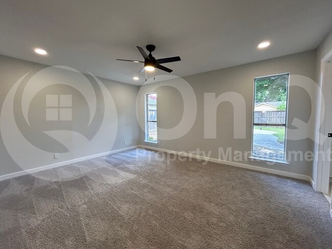 Building Photo - 608 High Meadow Dr