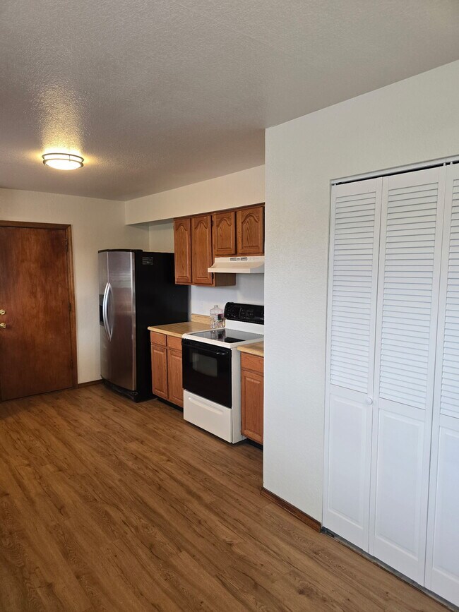Building Photo - 7375 W Bridle Trail