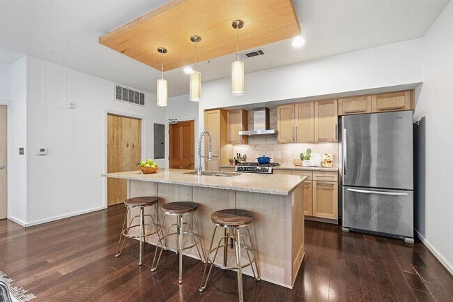 Building Photo - 1600 Barton Springs Rd