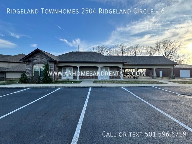Building Photo - 2504 Ridgeland Cir