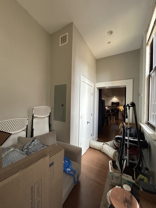 Building Photo - 28 Adams St