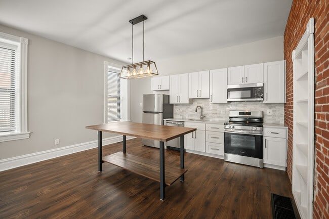 Building Photo - 1017 Ann Ave