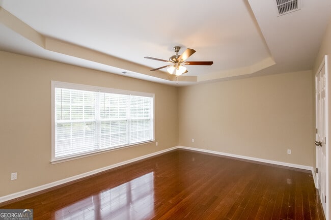 Building Photo - 3180 Elmendorf Dr NW