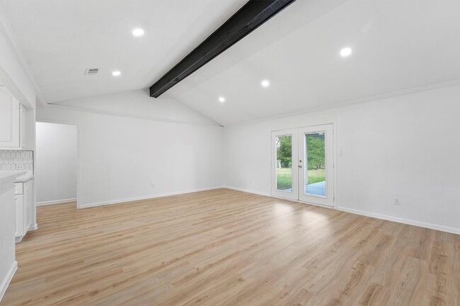 Building Photo - 406 Riverbend St