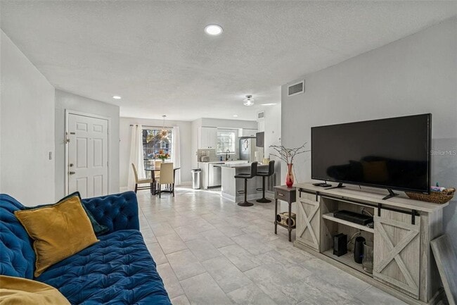 Building Photo - 8742 Mallard Reserve Dr