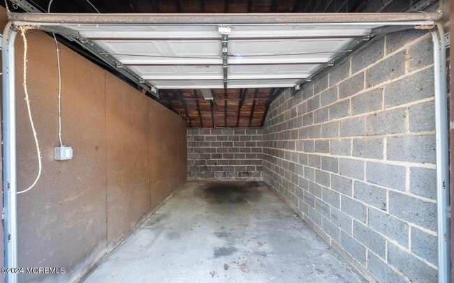 Building Photo - 155 Manor Dr