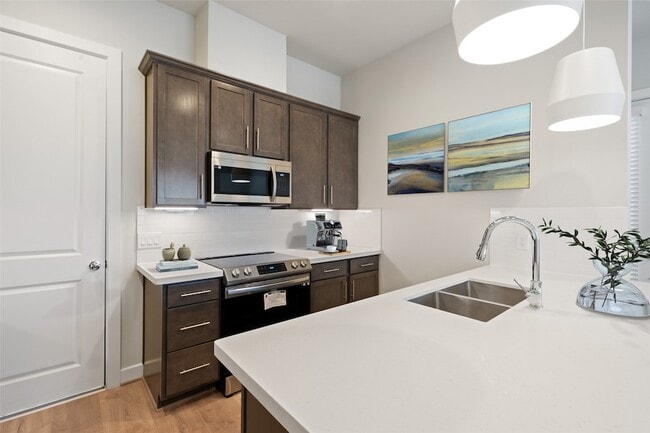 Building Photo - 5910 Haring Ln