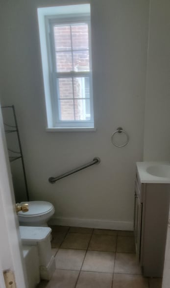 Building Photo - 4105 W Girard Ave