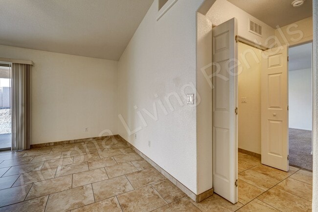 Building Photo - 79 Keywester Dr