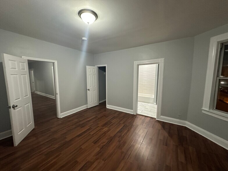 Building Photo - 18 Atlantic St