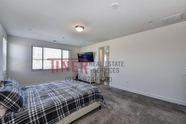 Building Photo - 4016 Setucket St