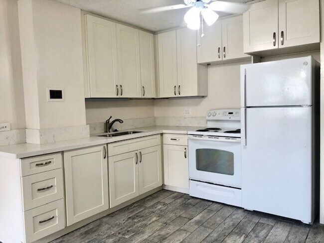 Building Photo - Discover Your Ideal Home in the Heart of T...