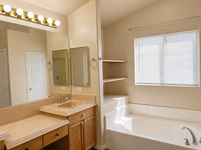 Building Photo - 8455 Faucet Ave