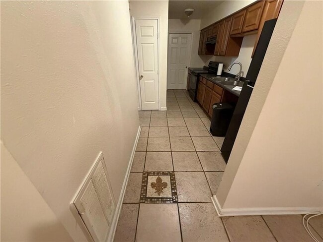 Building Photo - 3708 Shangri-La Dr