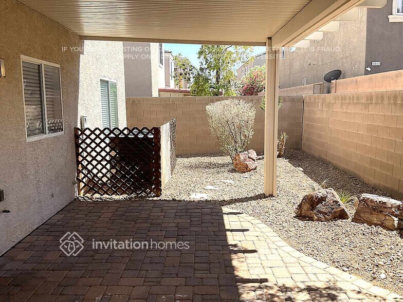 Building Photo - 8843 S Canyon Saddle St