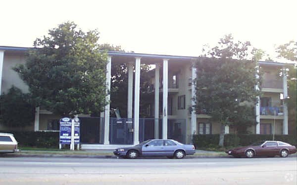 Building Photo - 21736 Roscoe Blvd