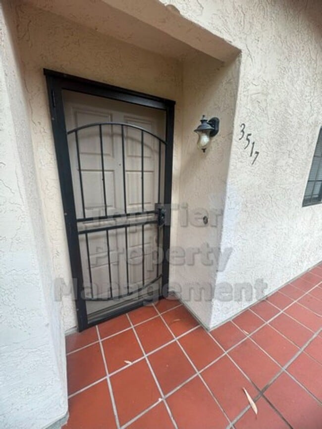 Building Photo - Stunning 3-Bed, 2-Bath Carlsbad End Unit f...