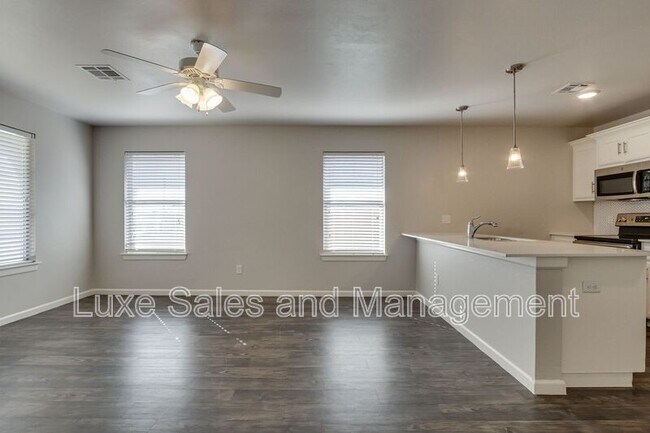 Building Photo - 407 Vail Cir