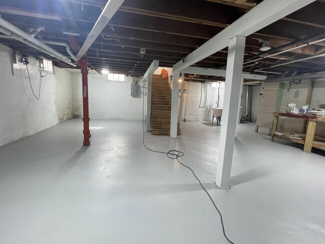Building Photo - 4059 Brunswick Ave S