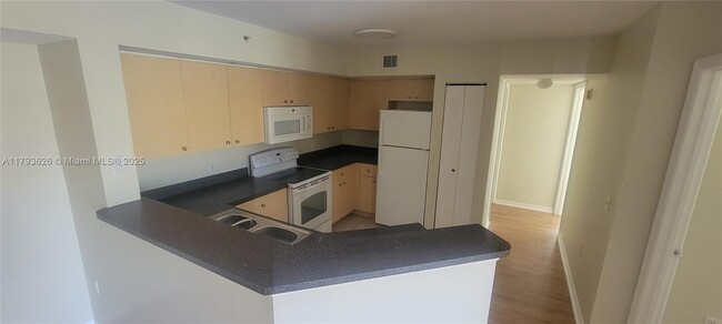 Building Photo - 4180 San Marino Blvd
