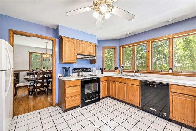 Building Photo - 80 Elderberry Ln
