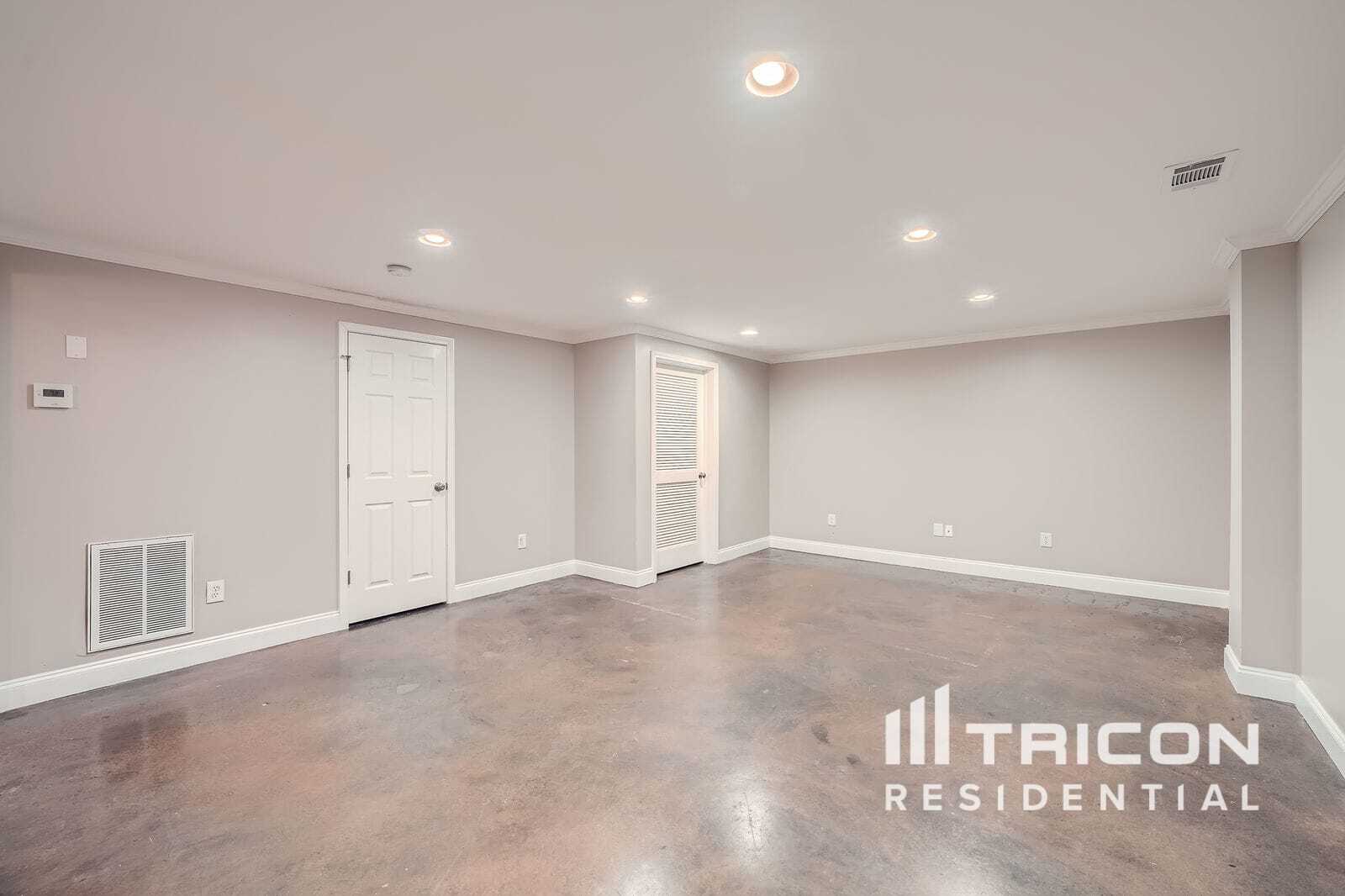 Building Photo - 6315 Tamarack Tr